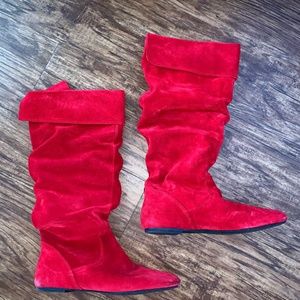 Red suede Gianni Bini boots
